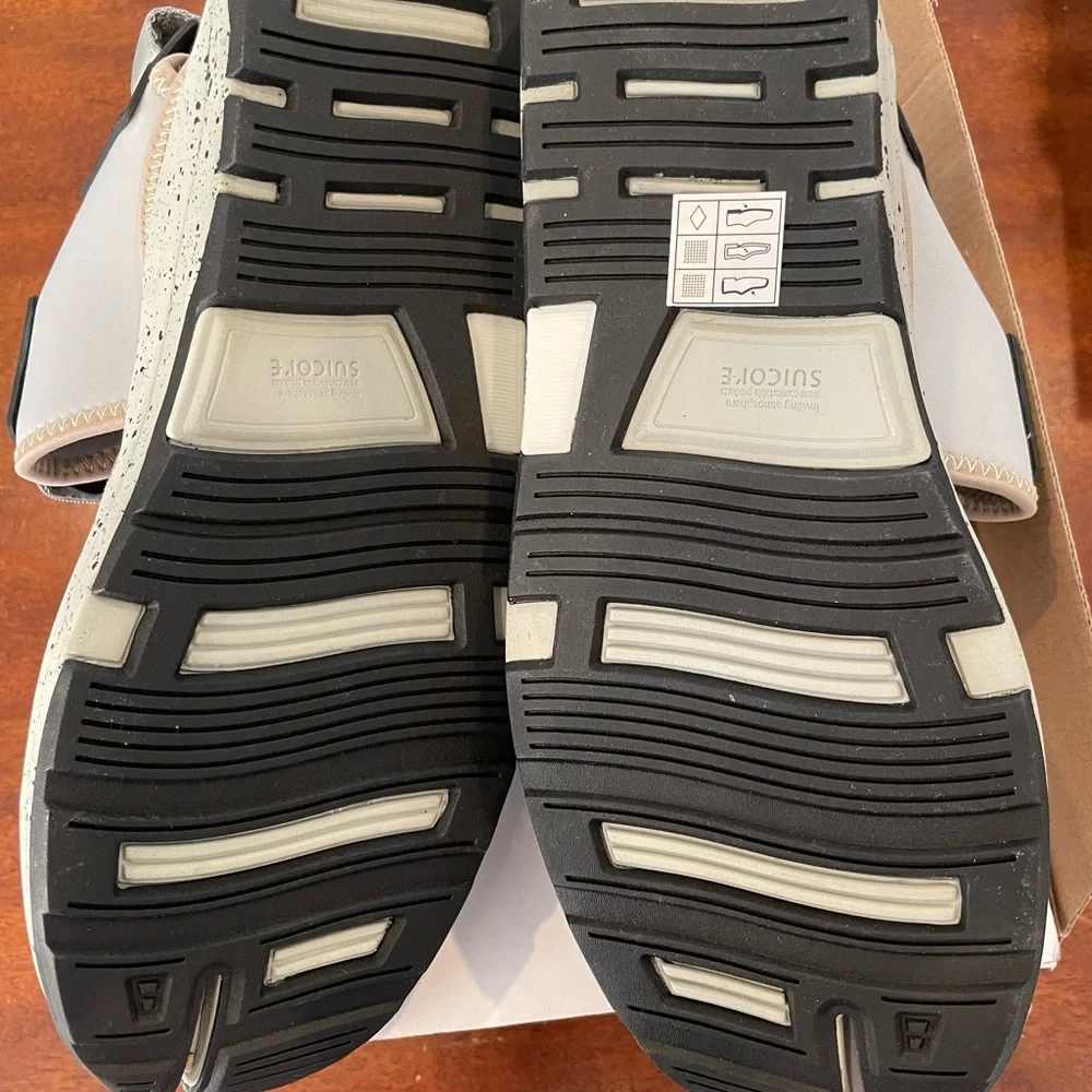 Suicoke Gray Split-Toe Shoes - Picture 4 of 5